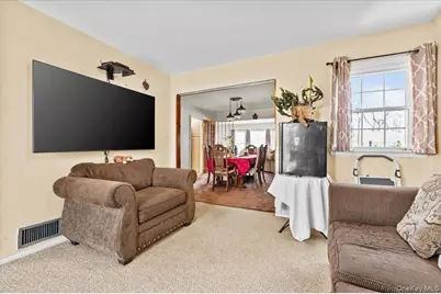 55 Harriet Avenue, Hempstead, NY 11550 - Photo 9