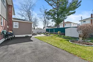 55 Harriet Ave, Hempstead, NY 11550 - Photo 21