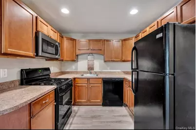 138 Weatherby Lane #138, Central Islip, NY 11722 - Photo 3