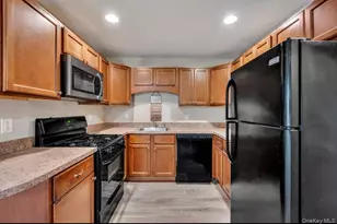 138 Weatherby Ln, Central Islip, NY 11722 - Photo 3