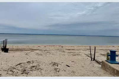 9 Greenwich Avenue, Bayville, NY 11709 - Photo 15