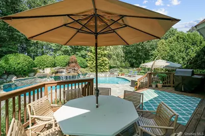 24 Charnwood Drive, Suffern, NY 10901 - Photo 5