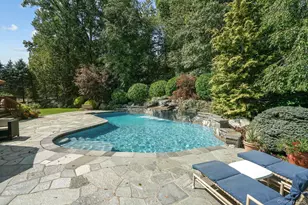 24 Charnwood Dr, Suffern, NY 10901 - Photo 37