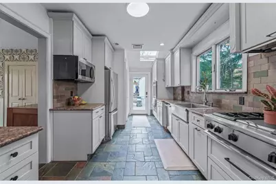 340 Manor Road, Douglaston, NY 11363 - Photo 17