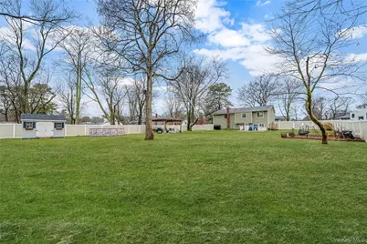 508 Nostrand Avenue, Central Islip, NY 11722 - Photo 11