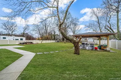 508 Nostrand Avenue, Central Islip, NY 11722 - Photo 5