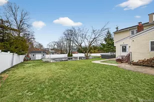 11 Dorchester Dr, Coram, NY 11727 - Photo 33