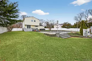 11 Dorchester Dr, Coram, NY 11727 - Photo 35