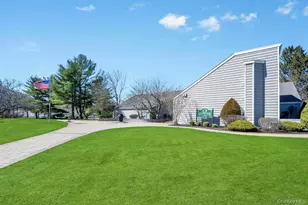 13 Mallard Path, Coram, NY 11727 - Photo 27