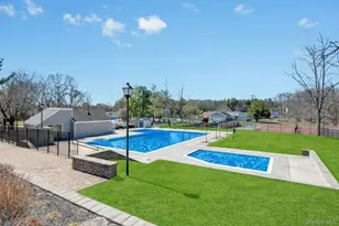 13 Mallard Path, Coram, NY 11727 - Photo 35