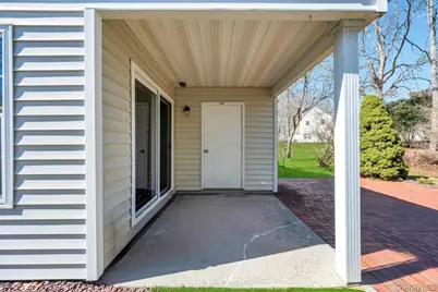 13 Mallard Path, Coram, NY 11727 - Photo 5