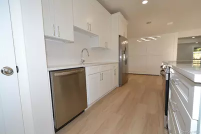 15 Allegheny Drive E, Farmingville, NY 11738 - Photo 7