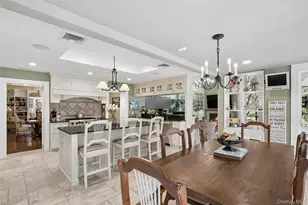 39 Cherry Ln, Syosset, NY 11791 - Photo 11