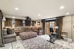 39 Cherry Ln, Syosset, NY 11791 - Photo 33