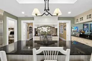 39 Cherry Ln, Syosset, NY 11791 - Photo 9