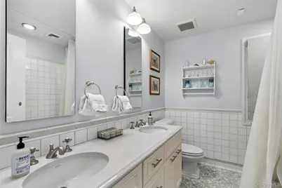 39 Cherry Lane, Syosset, NY 11791 - Photo 29