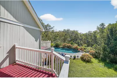 986 Cliff Avenue, Yorktown Heights, NY 10598 - Photo 13