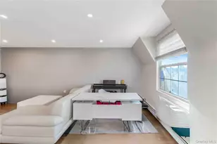 13-24 Robin Ln, Bayside, NY 11360 - Photo 7