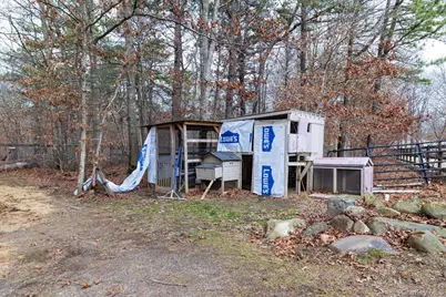 210 Weeks Avenue, Manorville, NY 11949 - Photo 31