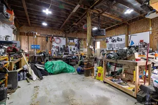 210 Weeks Ave, Manorville, NY 11949 - Photo 43