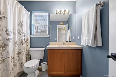 210 Weeks Avenue, Manorville, NY 11949 - Photo 15