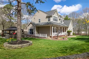 210 Weeks Ave, Manorville, NY 11949 - Photo 35