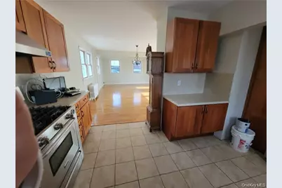 130 Locust Avenue #1, New Rochelle, NY 10805 - Photo 3