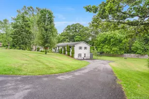 8 Larissa Ln, Wappingers Falls, NY 12590 - Photo 3