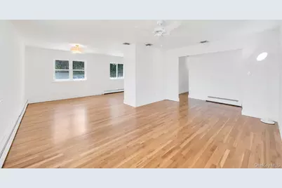 10 Sutton Place, Ronkonkoma, NY 11779 - Photo 23