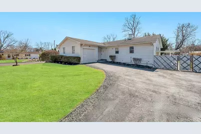 10 Sutton Place, Ronkonkoma, NY 11779 - Photo 9