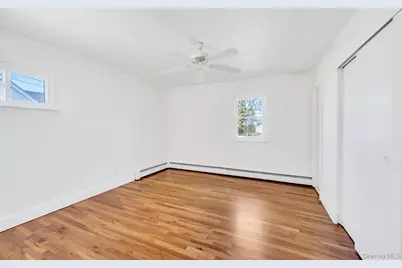10 Sutton Place, Ronkonkoma, NY 11779 - Photo 33