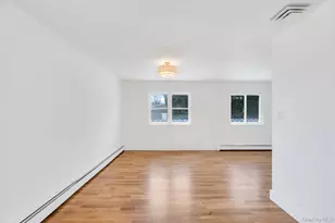 10 Sutton Pl, Ronkonkoma, NY 11779 - Photo 25