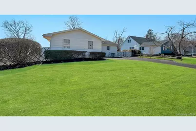 10 Sutton Place, Ronkonkoma, NY 11779 - Photo 11