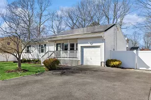 19 Flintlock Dr, Shirley, NY 11967 - Photo 3