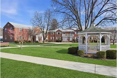 260-55 Union Turnpike #B, Glen Oaks, NY 11004 - Photo 27