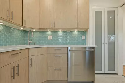 260-55 Union Turnpike #B, Glen Oaks, NY 11004 - Photo 11