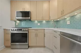 260-55 Union Tpke, Glen Oaks, NY 11004 - Photo 9