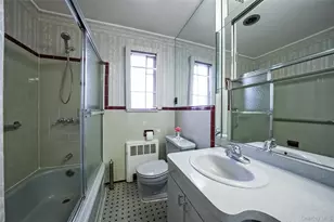 81 Landau Ave, Elmont, NY 11003 - Photo 9