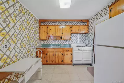 81 Landau Avenue, Elmont, NY 11003 - Photo 5