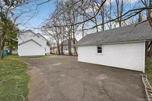 21 Maple Ave, Port Jefferson, NY 11776 - Photo 39