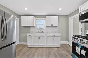 21 Maple Ave, Port Jefferson, NY 11776 - Photo 23