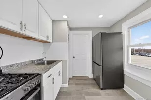 21 Maple Ave, Port Jefferson, NY 11776 - Photo 15