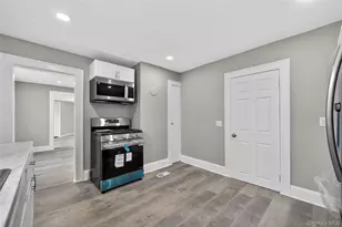 21 Maple Ave, Port Jefferson, NY 11776 - Photo 25