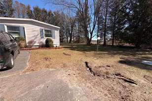 703 Fresh Pond Ave, Calverton, NY 11933 - Photo 3