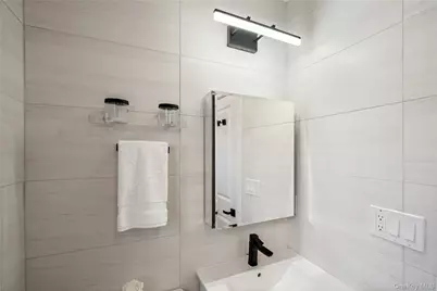 36 Stauber Drive, Plainview, NY 11803 - Photo 17