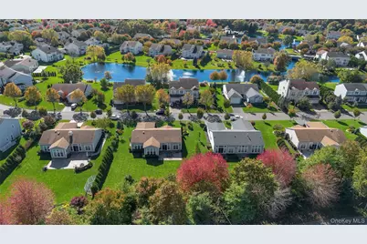 39 Hamlet Woods Drive, Saint James, NY 11780 - Photo 27