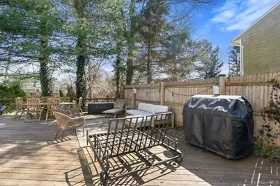 34 Foxwood Drive E, Huntington Station, NY 11746 - Photo 27