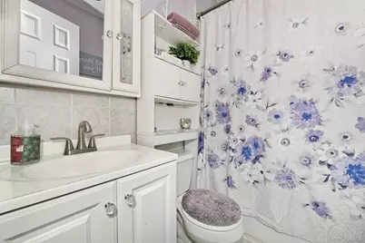 50 S Evergreen Drive, Selden, NY 11784 - Photo 15