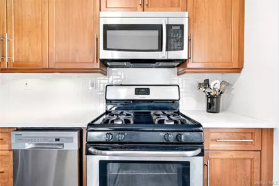 225 N Middletown Road #J, Pearl River, NY 10965 - Photo 15