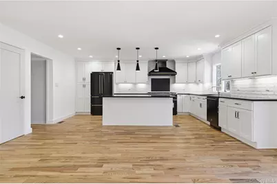 217 Hempstead Avenue, Malverne, NY 11565 - Photo 9